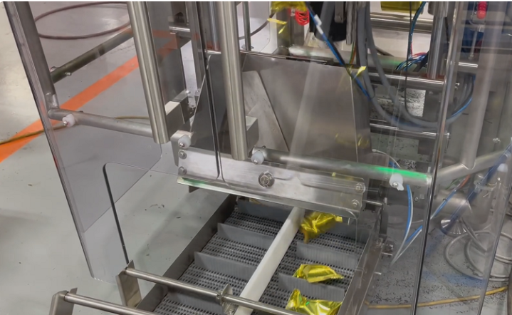 factory automation robotics packaging machine